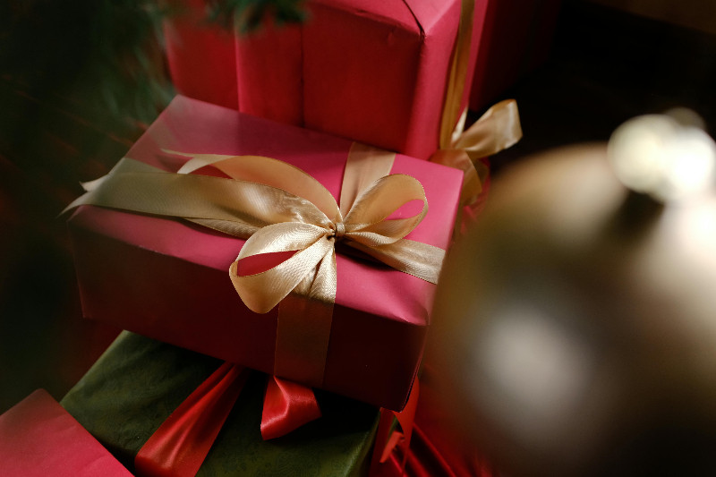 Yrityksen joululahjoissa kannattaa huomioida verottajan näkökulma
